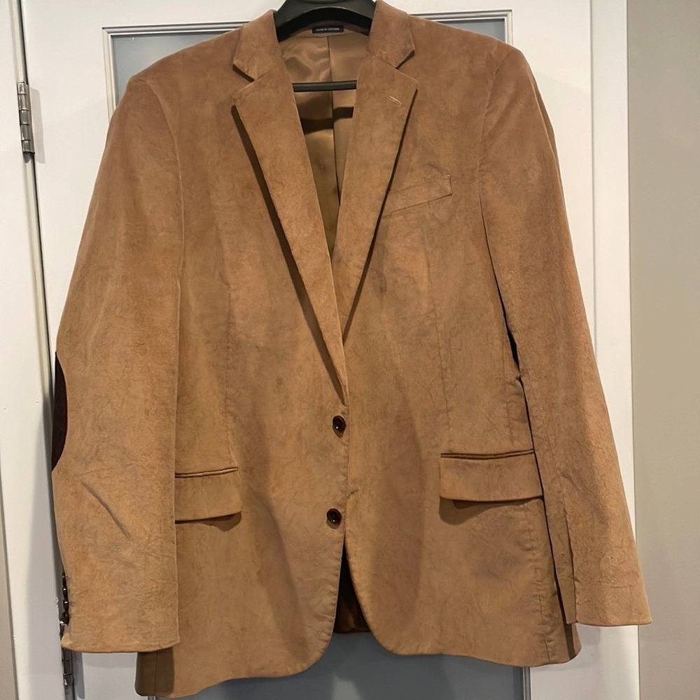 Mens camel color sport coat with brown patches on the elbows size 46L